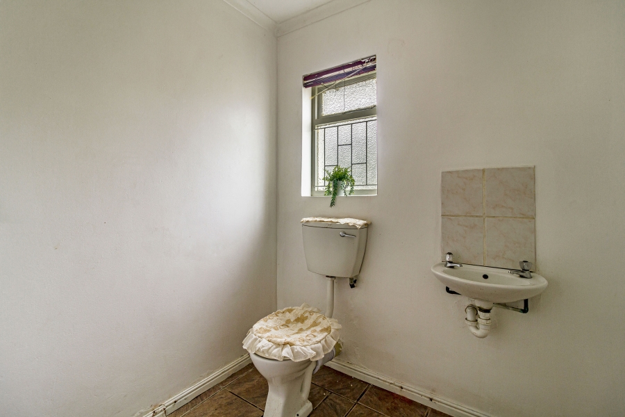 5 Bedroom Property for Sale in Bell Glen Western Cape
